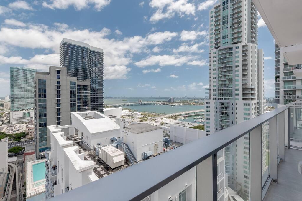 Amazing 2 Bedroom 30Th Floor Downtown Free Parking Miami Exterior photo