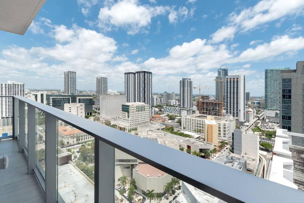 Amazing 2 Bedroom 30Th Floor Downtown Free Parking Miami Exterior photo